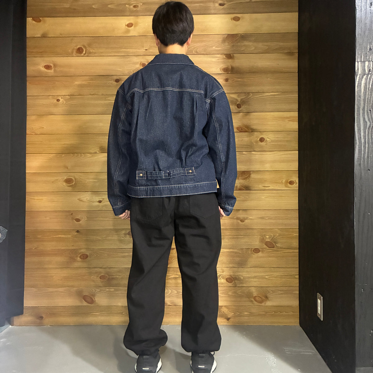 Drawcord Easy Wide Denimを
      身長164cm
      ・体重70kg
      ・Mサイズ
      ・BLACKカラー
      で着用した例