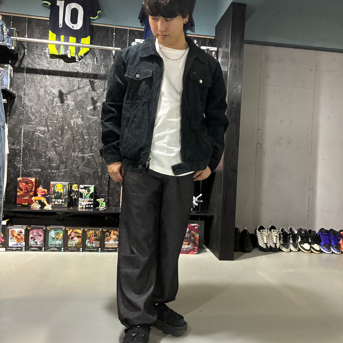 Drawcord Easy Wide Denimを
      身長162cm
      ・体重58kg
      ・Sサイズ
      ・GRAYカラー
      で着用した例