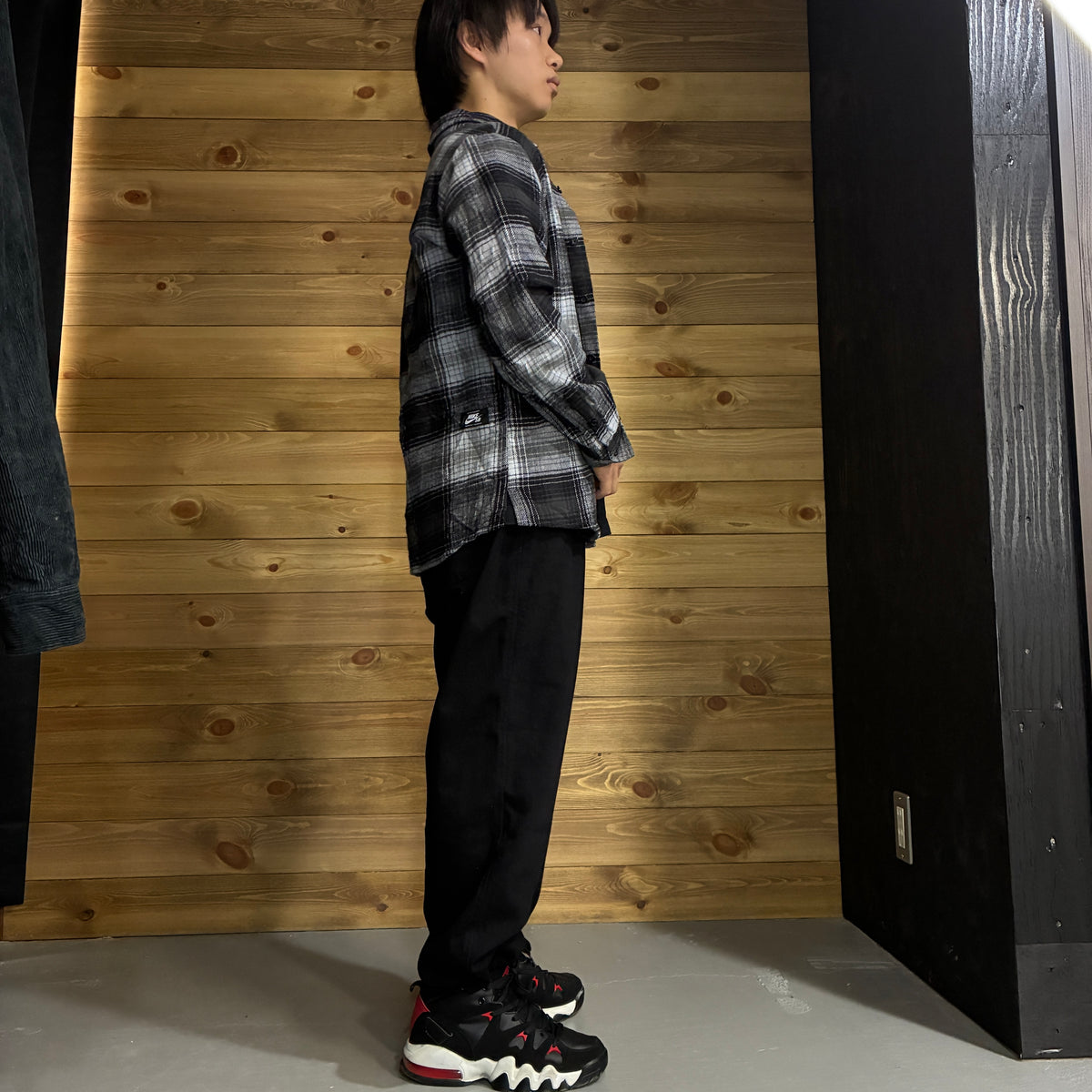 Drawcord Easy Wide Denimを
      身長154cm
      ・体重50kg
      ・XSサイズ
      ・BLACKカラー
      で着用した例