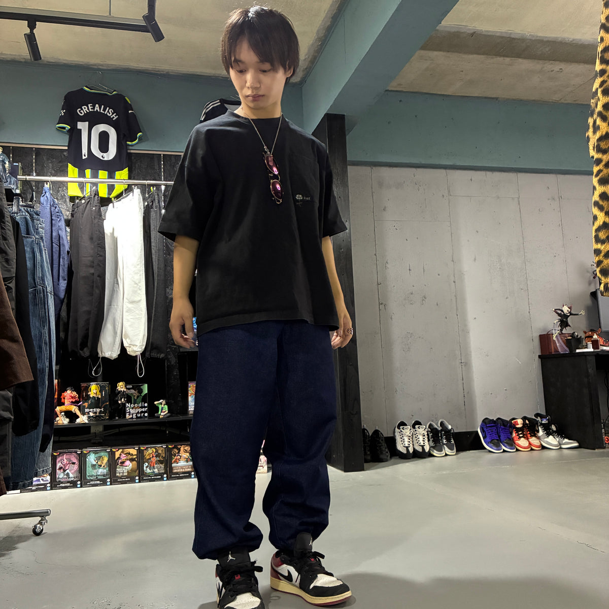 Drawcord Easy Wide Denimを
      身長154cm
      ・体重50kg
      ・XSサイズ
      ・INDIGOカラー
      で着用した例