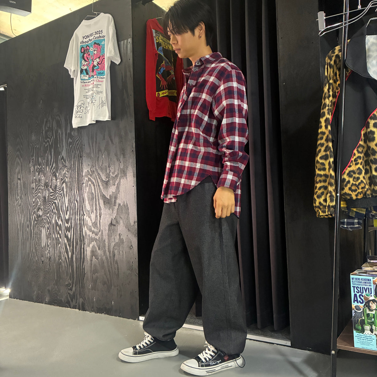 Drawcord Easy Wide Denimを
      身長165cm
      ・体重56kg
      ・Mサイズ
      ・GRAYカラー
      で着用した例