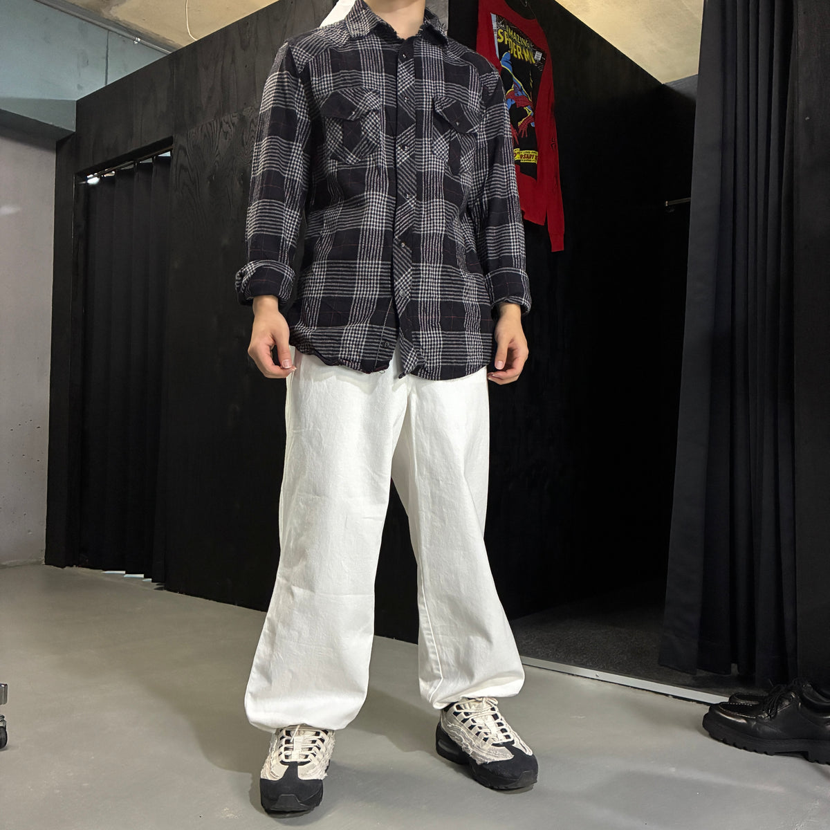 Drawcord Easy Wide Denimを
      身長161cm
      ・体重56kg
      ・Mサイズ
      ・WHITEカラー
      で着用した例