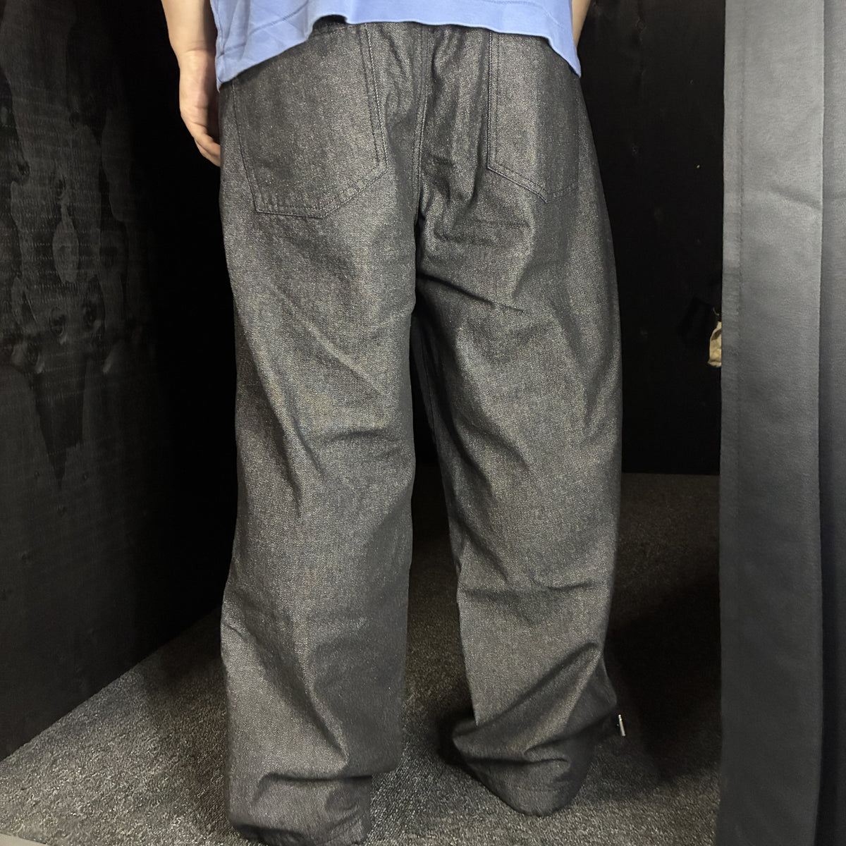 Drawcord Easy Wide Denimを
      身長155cm
      ・体重55kg
      ・XSサイズ
      ・GRAYカラー
      で着用した例