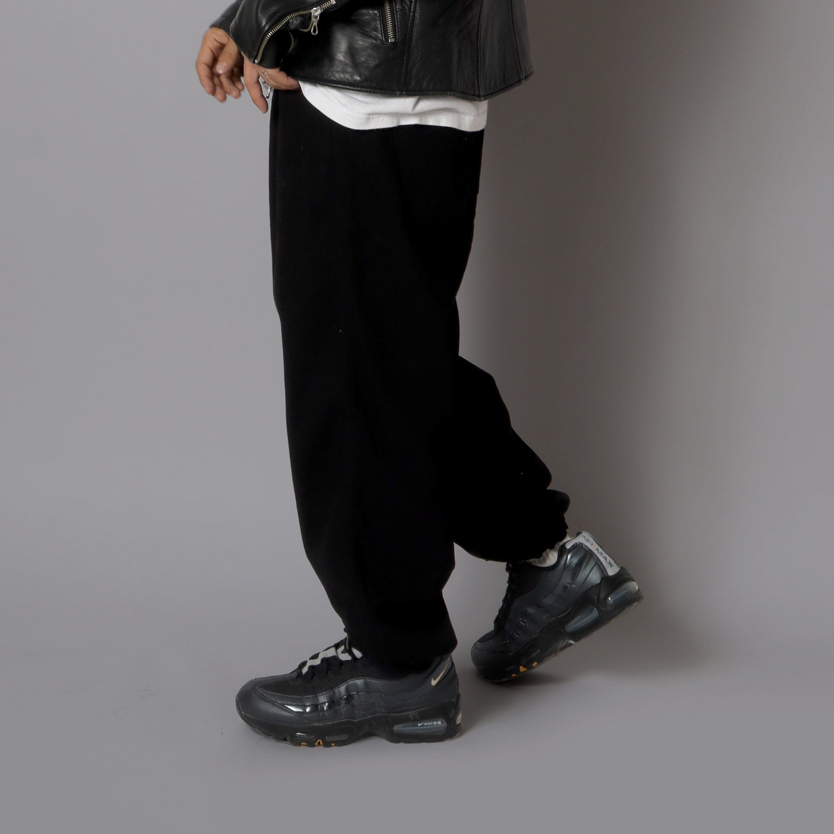 BLACKのDrawcord Easy Wide Denimの商品画像 2
